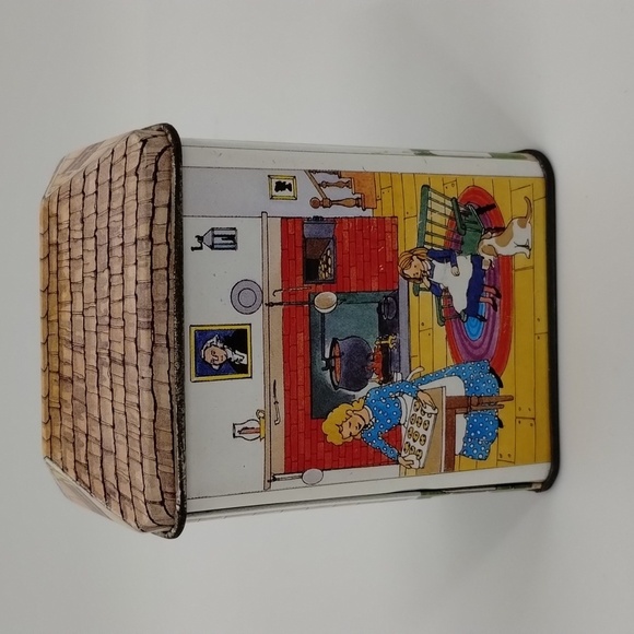 Nestle Tollhouse Metal Tin Container House Red Door Welcome Guest Tiny Can - Picture 4 of 9